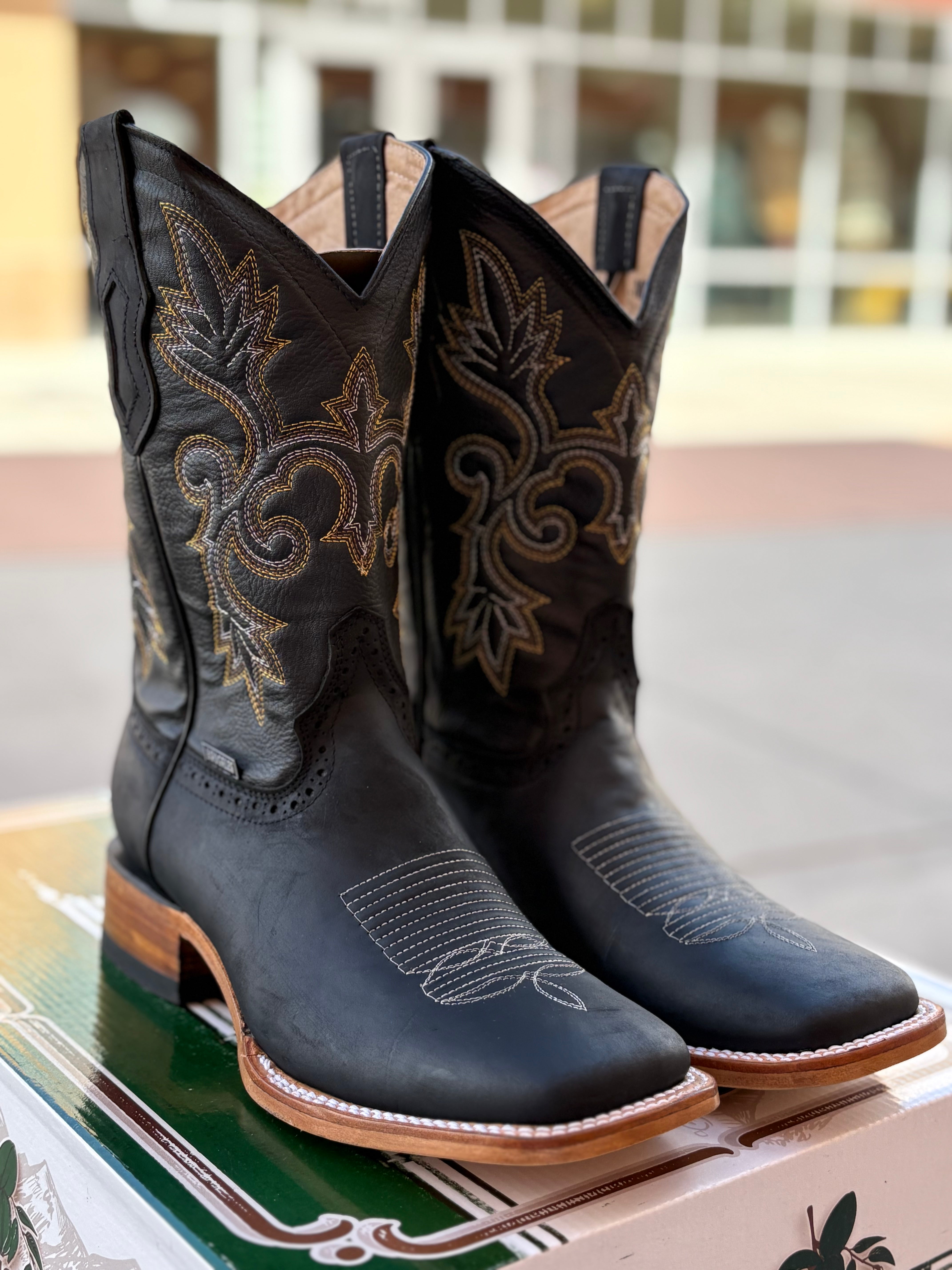 Black Leather Boots – El Ok Corral