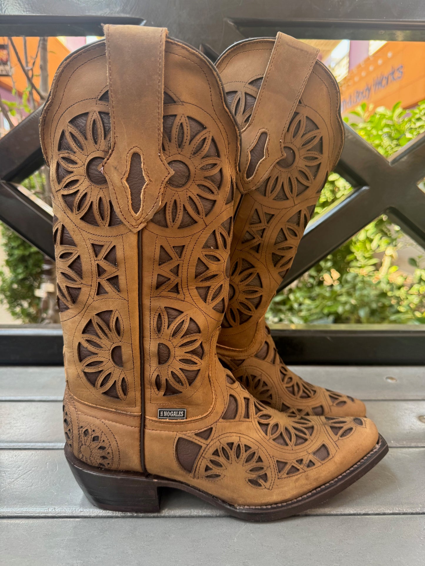 Women's Brown Laser Cross (J toe)