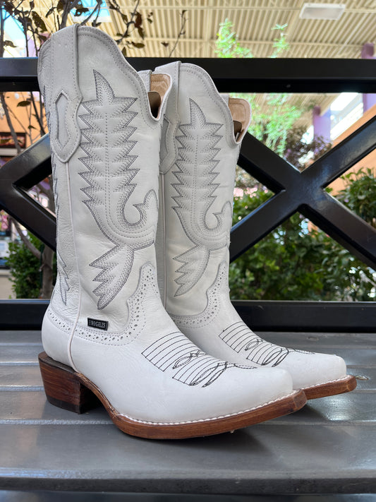 Women's White Leather Boot (J toe)